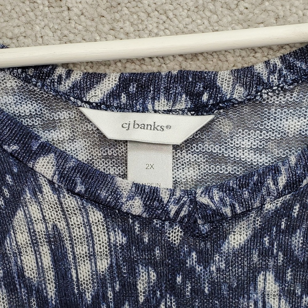 CJ Banks Blue White Ikat Diamond Print Short Sleeve Tunic Top Plus Size 2X - Picture 2 of 10